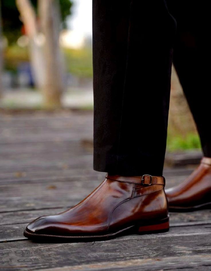 Experience Comfort: Leather Chelsea Boots for Men with Sturdy Sole Support