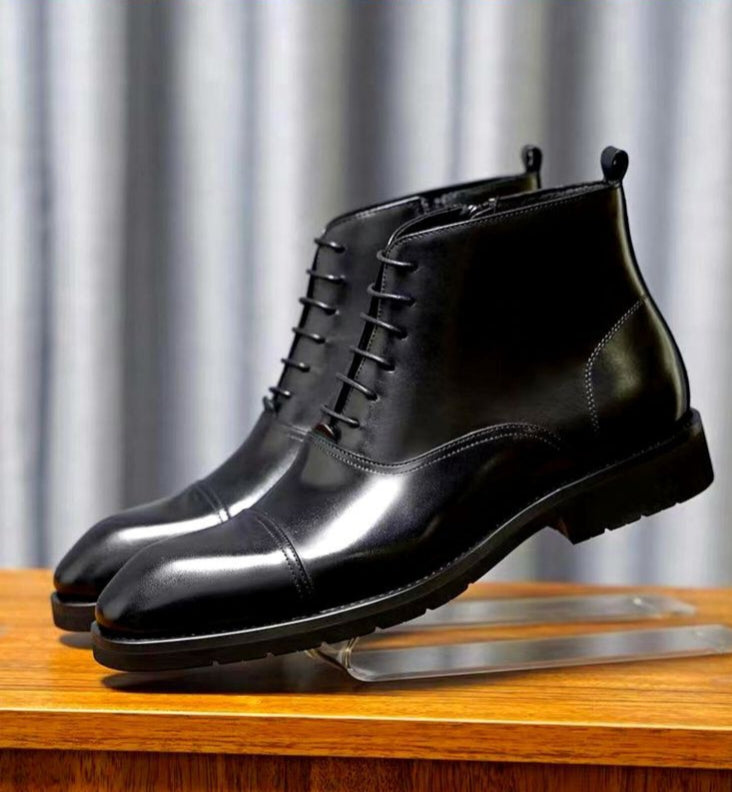 Versatile Leather Men's Boots | Superior Traction & Comfort