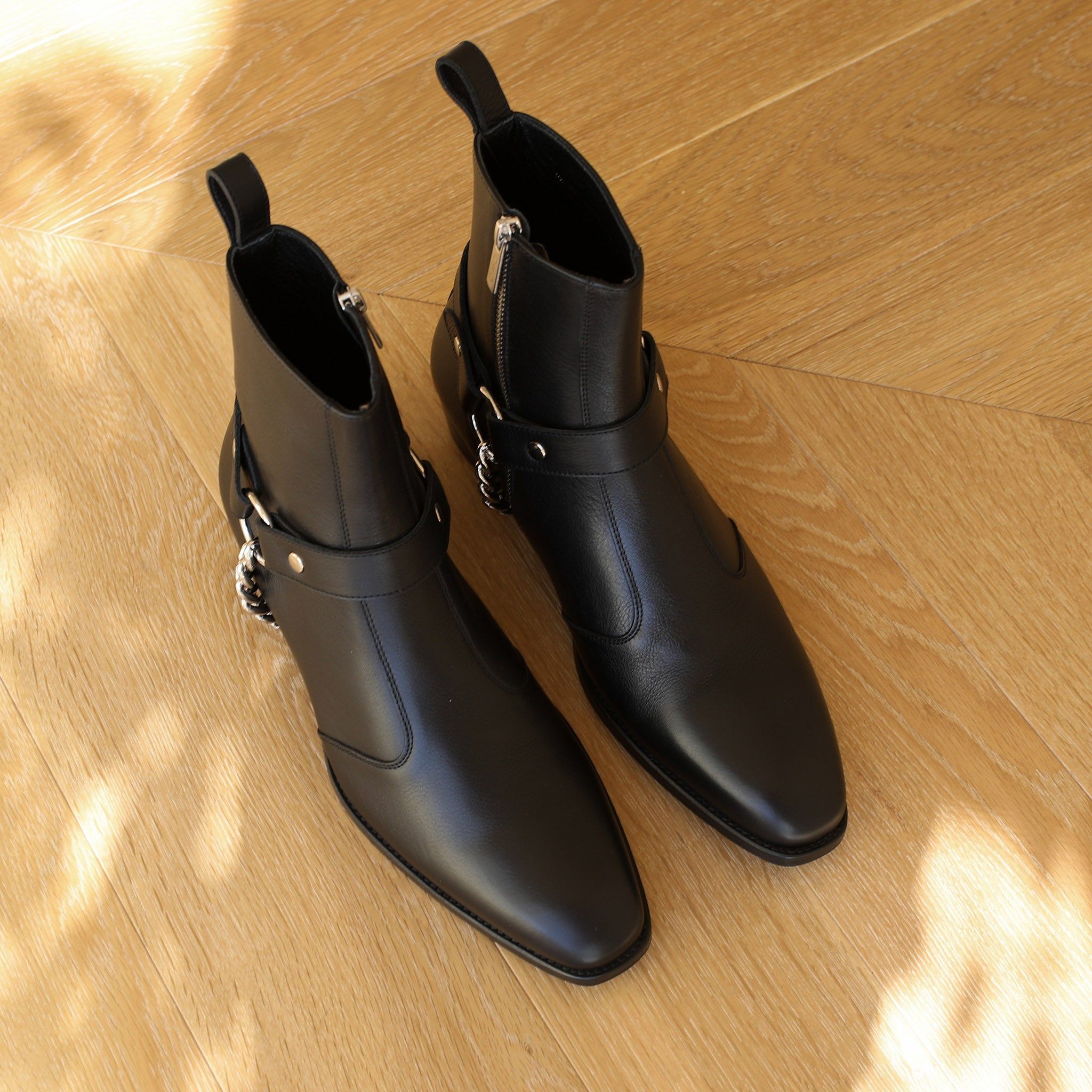 Robbin Black Chain Leather Boots: Handcrafted Luxury for Every Step