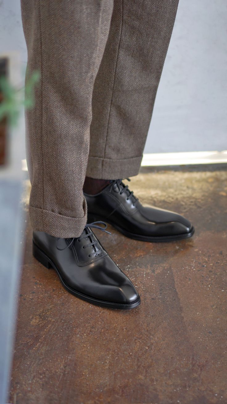 Dapper Style: Premium Leather Plain Toe Oxford Lace Ups for Men