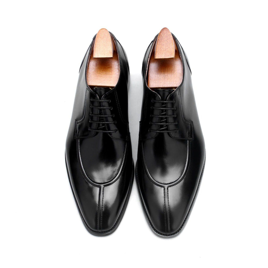 Italian-Inspired Sophistication: Comfortable Leather Derby Lace-Ups